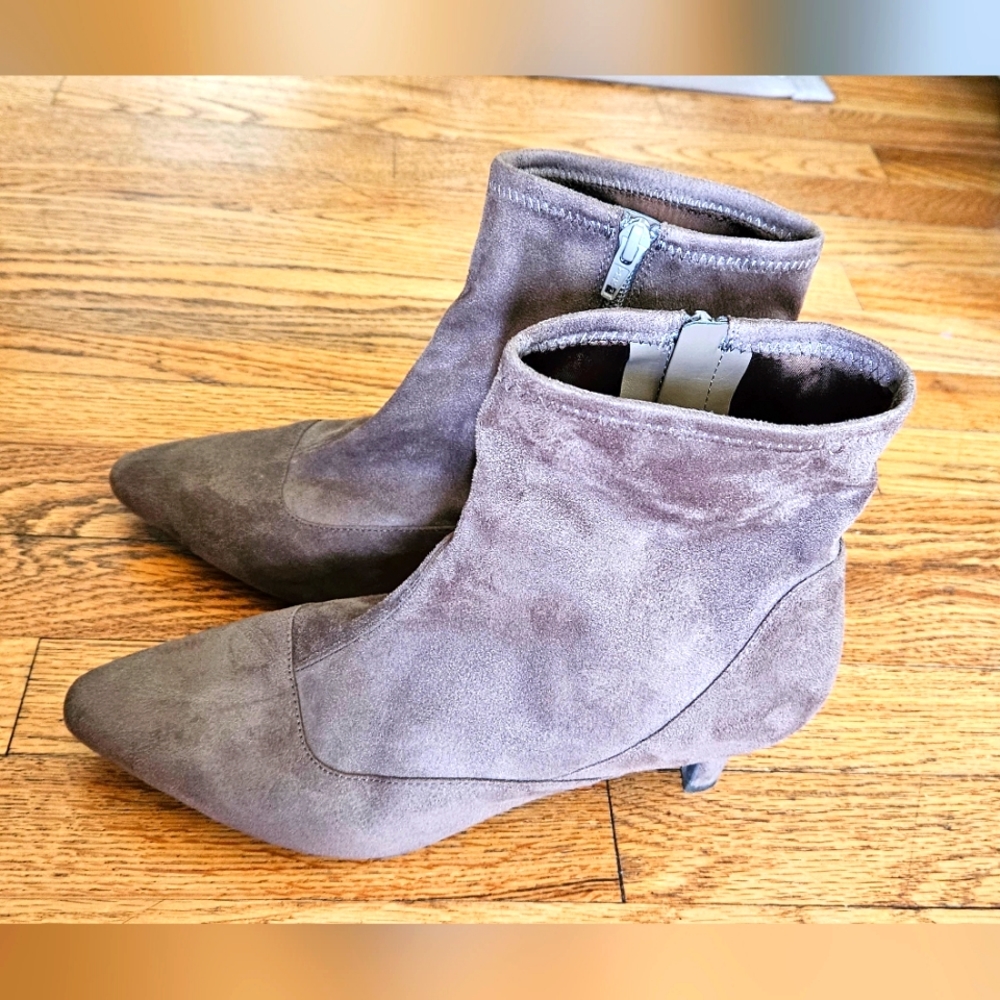 Rockport Kimly Stretch Suede Heeled Booties Size 9